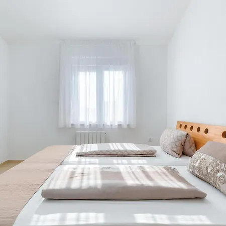 4 Bedroom Awesome In Vodnjan Holiday home *