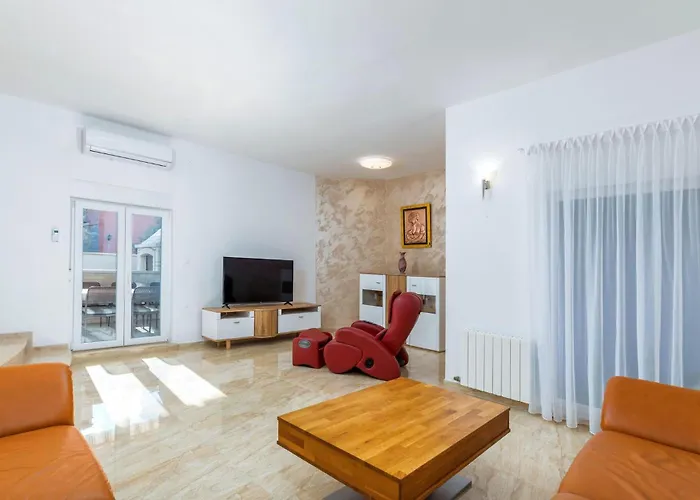 4 Bedroom Awesome In